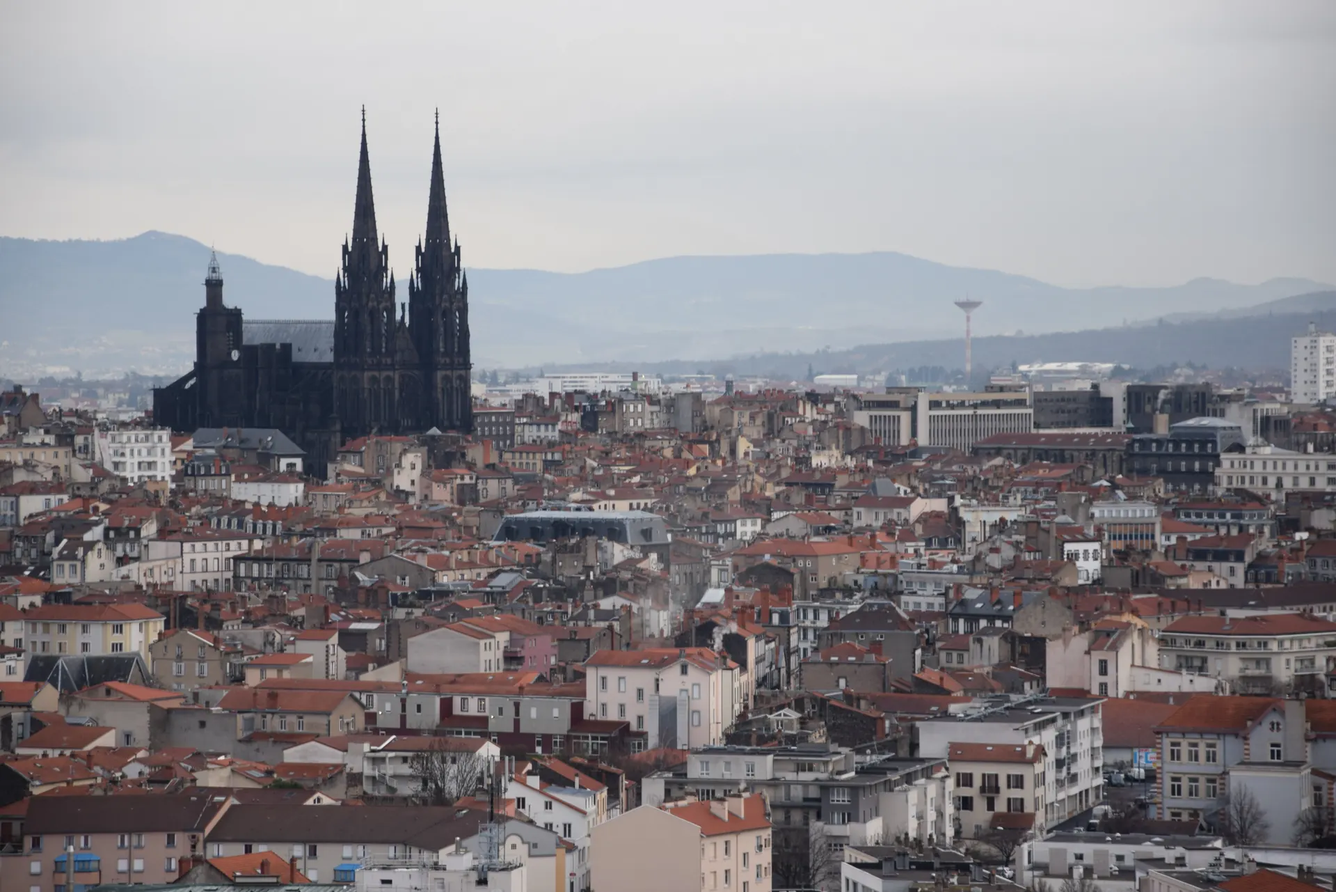 Clermont-Ferrand — agence IA au coeur de l'Auvergne